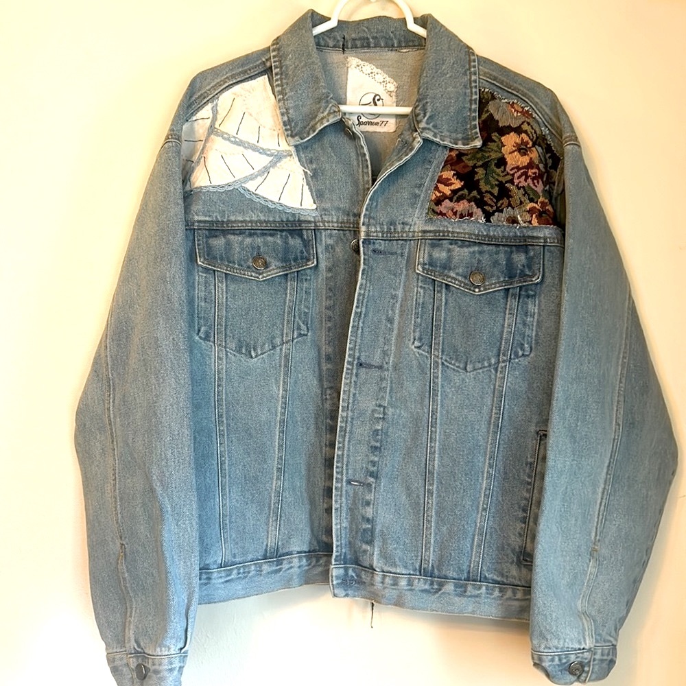 Upcycled vintage embroidery lace doily tapestry patched denim jean jacket - Picture 3 of 9